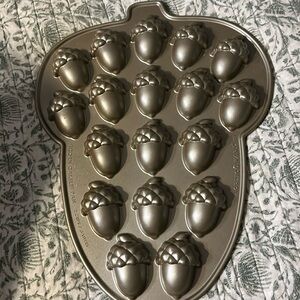 Williams Sonoma mini acorn muffin pan